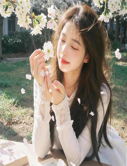 人物深度分析：《狐狸的夏天第2季》中的奖项的荣誉获得与行业认可 感受人物塑造的匠心